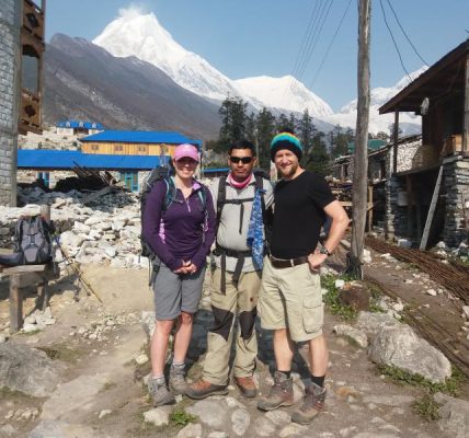 How to Enjoy the Manaslu Circuit Trek with a Group